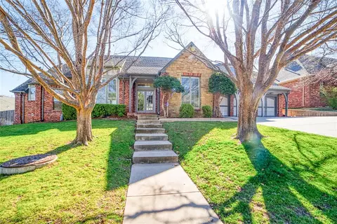 660 Augusta Ave, Edmond, OK 73034