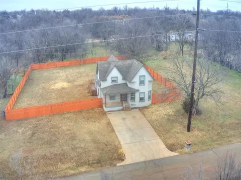 1308 E Lincoln Ave, Guthrie, OK 73044