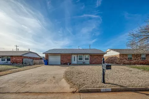1312 S 12th Pl, Kingfisher, OK 73750