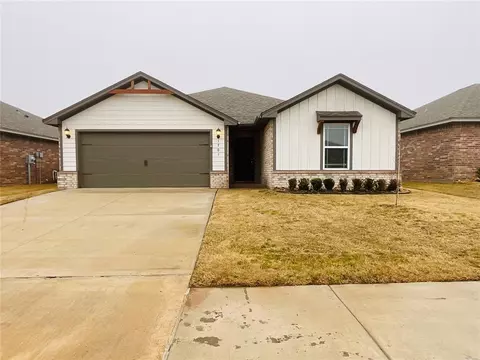 1701 Maroon Dr, El Reno, OK 73036