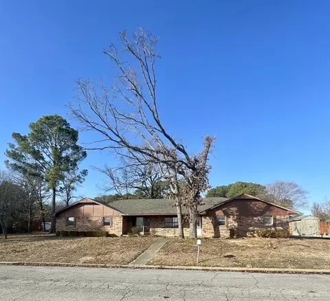 104 Cambridge Ln, Idabel, OK 74745 photo 3