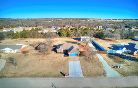 9 Melissa Dr, Shawnee, OK 74801