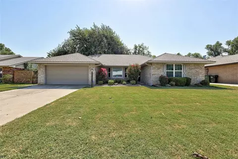 905 Kouba Dr, Yukon, OK 73099
