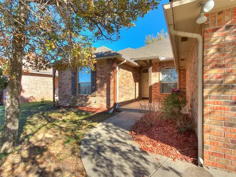 2400 Austrian Pine Dr, Choctaw, OK 73020
