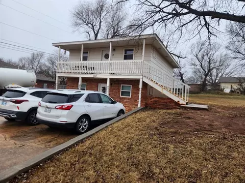 113 N Fifth St, Weatherford, OK 73096