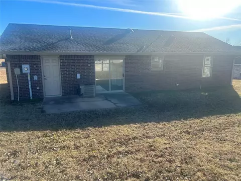 1004 E 15th Pl, Chandler, OK 74834 photo 3