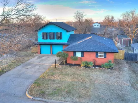 323 Woodcrest Dr, Norman, OK 73071