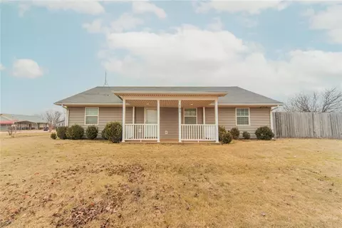 101 Overland Ct, Shawnee, OK 74804