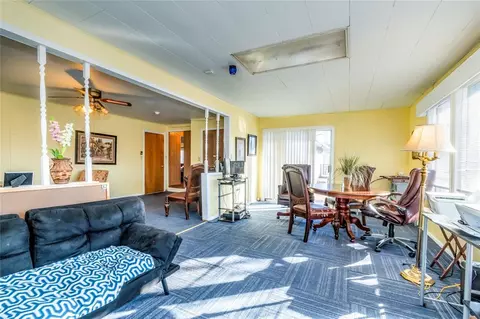 215 E 4th St, Chandler, OK 74834 photo 7