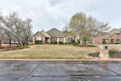8761 Belcaro Dr, Edmond, OK 73034