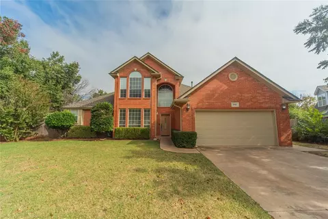 2901 Farmington Cir, Edmond, OK 73012