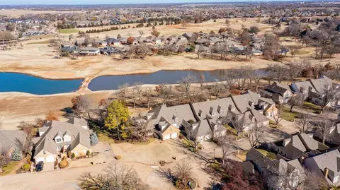 709 Aberdeen Rd, Edmond, OK 73025