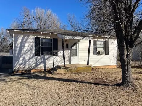 413 S 8th Street Dr, Yukon, OK 73099