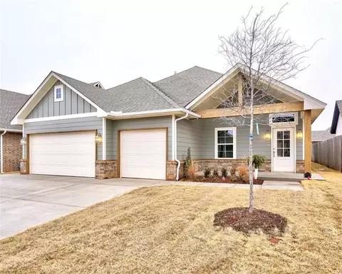 10817 NW 27th St, Yukon, OK 73099
