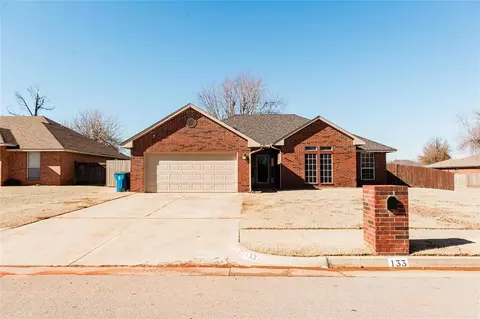 133 N Lockeport Dr, Edmond, OK 73003