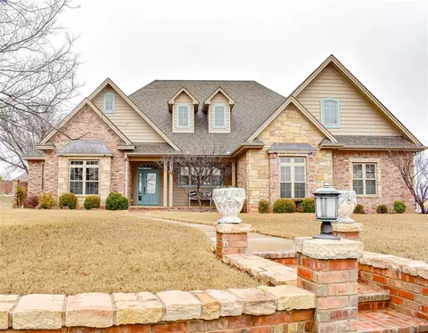 606 Hunter Ln, Sayre, OK 73662