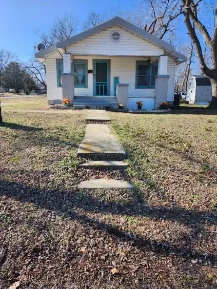 212 S 8th St, Tecumseh, OK 74873