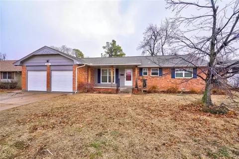 3012 Shadybrook Dr, Midwest City, OK 73110