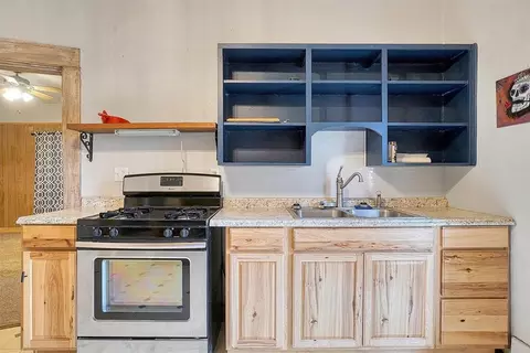 Kitchen - 622 N 10th St, Thomas, OK 73669 photo 3 of 4