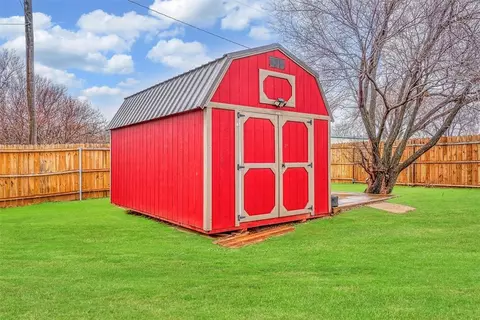 Other - 622 N 10th St, Thomas, OK 73669 photo 7 of 7