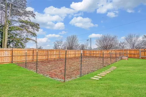 Exterior - 622 N 10th St, Thomas, OK 73669 photo 8 of 8