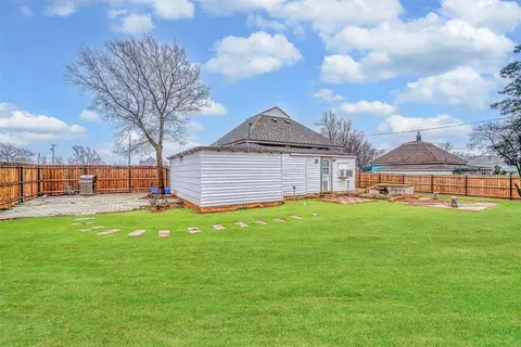 Exterior - 622 N 10th St, Thomas, OK 73669 photo 6 of 8
