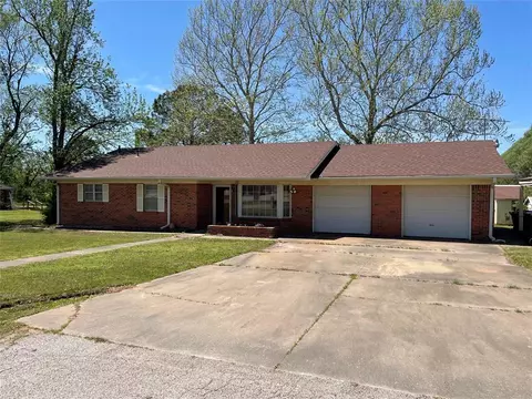19704 Prairie View Rd, Tecumseh, OK 74873