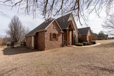 1208 N Sara Rd, Tuttle, OK 73089