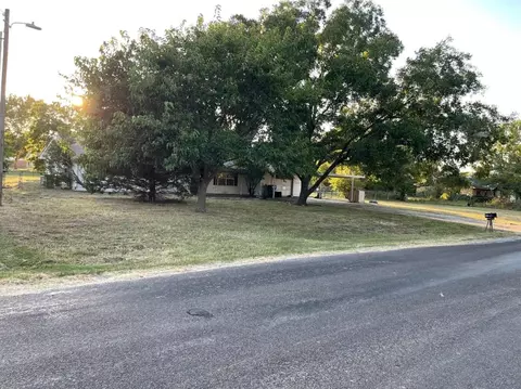 910 N Elm, Stratford, OK 74872