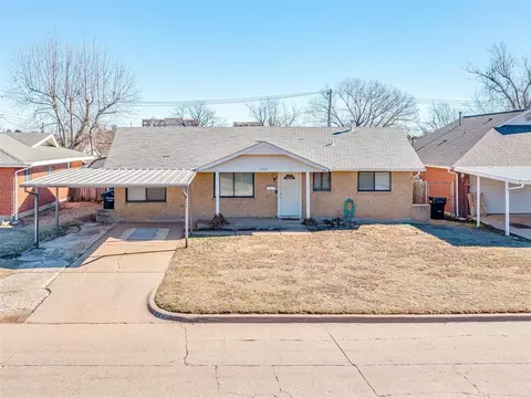 1004 N Janeway Ave, Moore, OK 73160