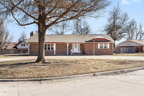 1801 Feddersen Dr, El Reno, OK 73036