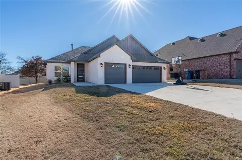 12522 Shady Hollow Dr, Choctaw, OK 73020