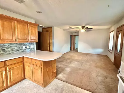 305 E Bell Ave, Cheyenne, OK 73628 photo 16