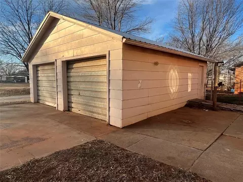 305 E Bell Ave, Cheyenne, OK 73628 photo 14