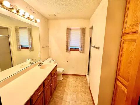 305 E Bell Ave, Cheyenne, OK 73628 photo 4