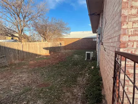 305 E Bell Ave, Cheyenne, OK 73628 photo 13