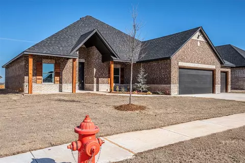 11617 NW 104th St, Yukon, OK 73099