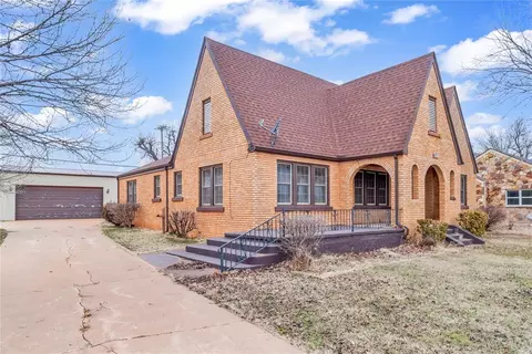 1124 S Main St, Kingfisher, OK 73750