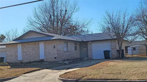 3901 Vickie Dr, Del City, OK 73115
