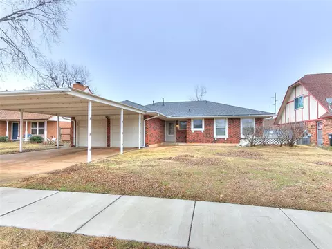 412 S Silver Leaf Dr, Moore, OK 73160