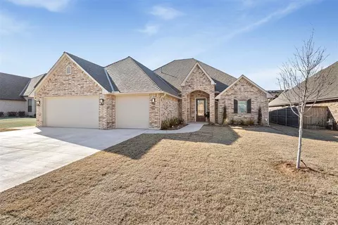 3913 Mohave Dr, Moore, OK 73160 photo 3