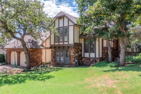 1117 Woodford Ct, Edmond, OK 73034