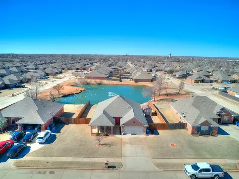 617 S Kaylee Ln, Mustang, OK 73064
