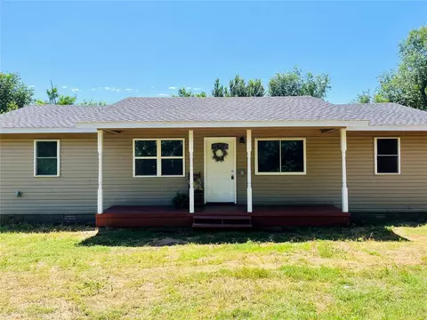 703 Acme Ave, Cement, OK 73017