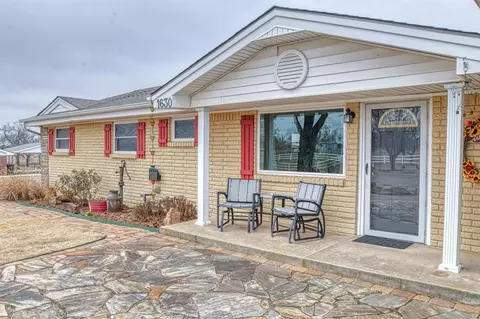 1630 Blue Lake Dr, Norman, OK 73069