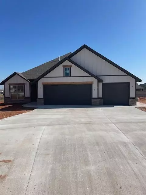 2257 N Payton Ct, Mustang, OK 73064