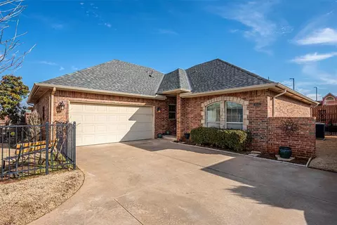 10340 Hawthorn Dr, Oklahoma City, OK 73120