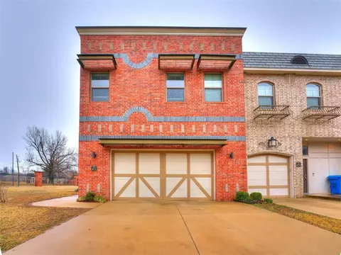 471 S Fretz Ave, Edmond, OK 73003