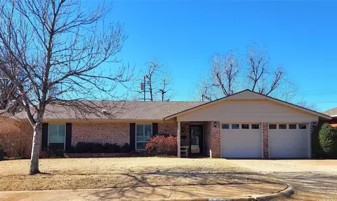 3205 S Rankin St, Edmond, OK 73013