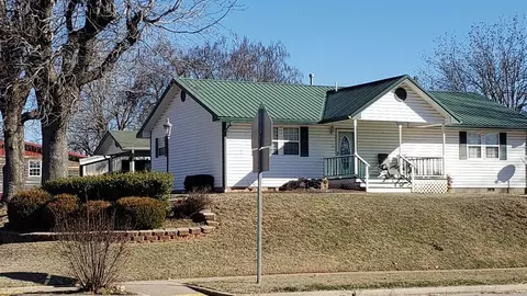 122 N Pine St, Calvin, OK 74531